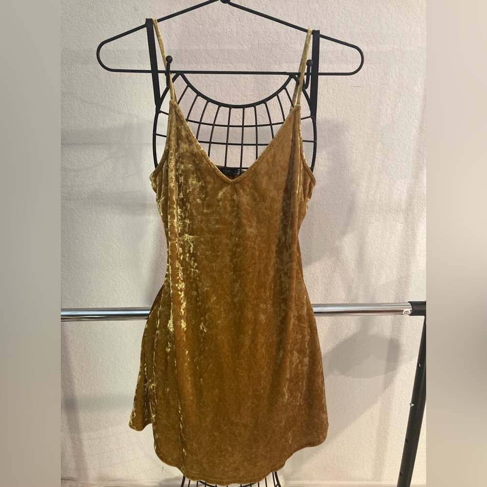 Forever 21 Gold Crushed Velvet Spaghetti Strap Mini Dress, Size SM